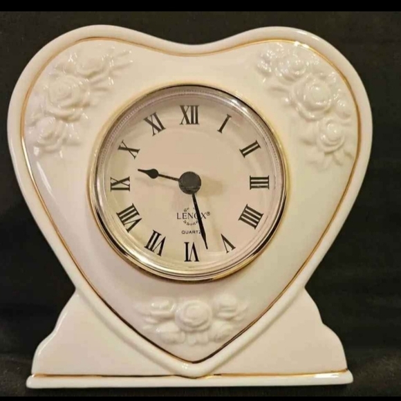 Lenox Ivory Heart Shaped Clock works great!